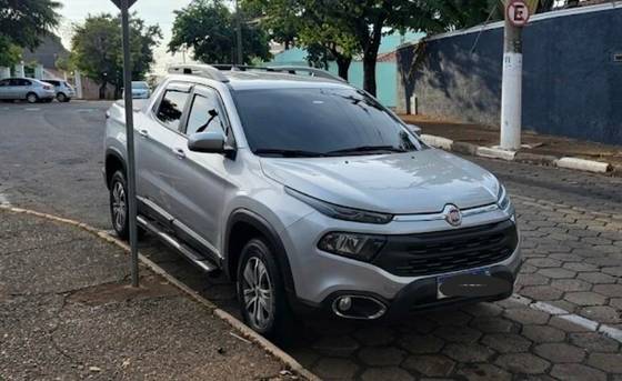 FIAT TORO 1.8 16V EVO FLEX FREEDOM AT6 FIAT TORO 1.8 16V EVO FLEX FREEDOM AT6